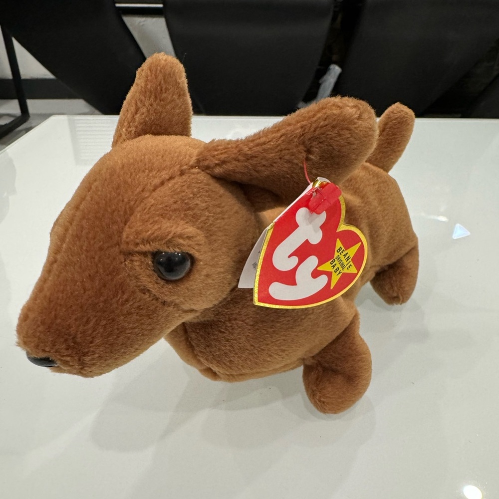 RARE 1995 Weenie the dachshund beanie baby ! Mint condition PVC pellets